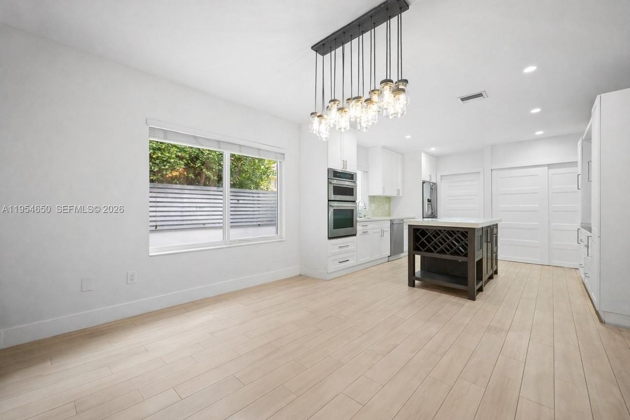 126 Antiquera Ave #126 - Photo 6 of 20