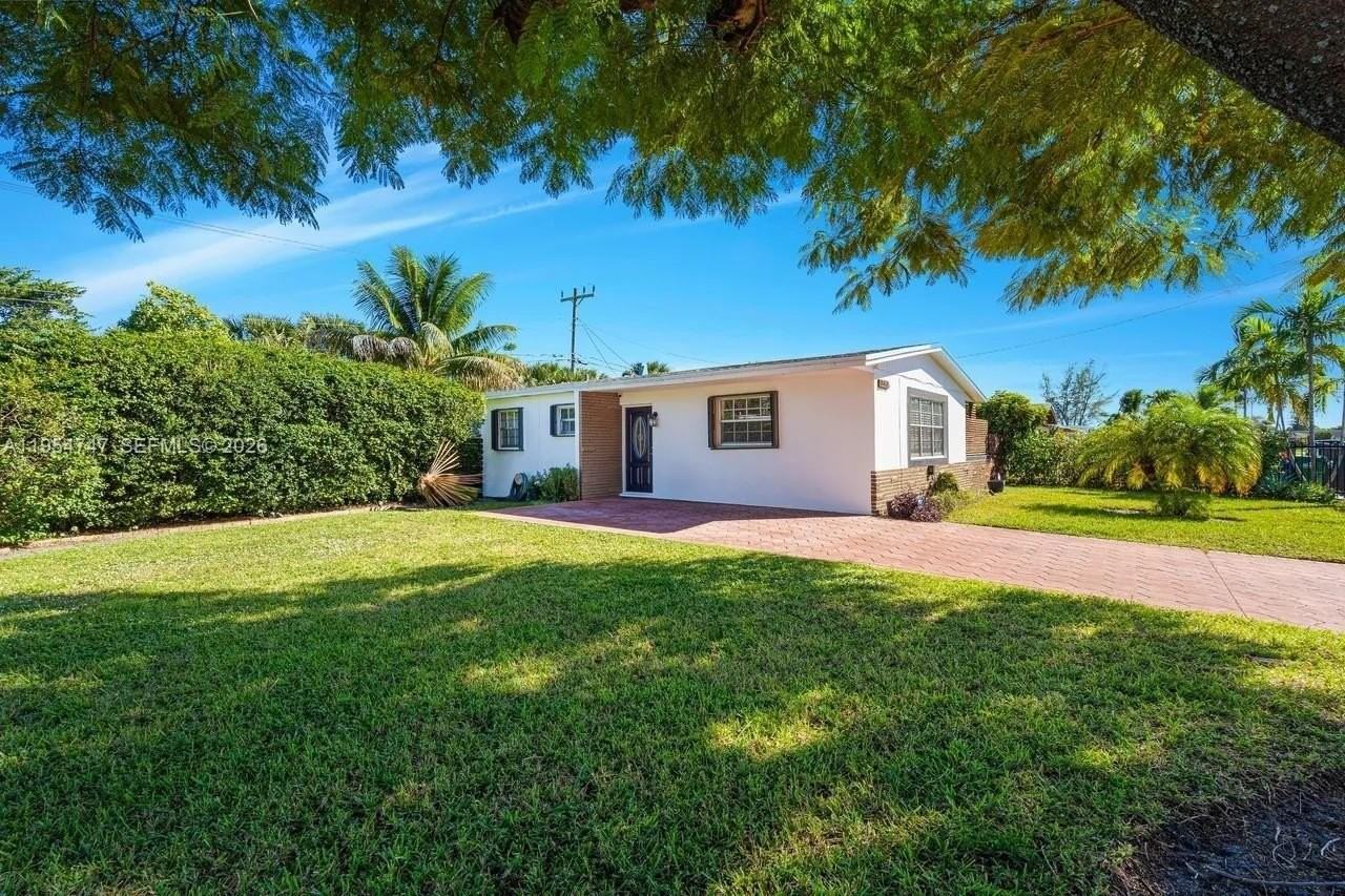 20615 Nw 28th Ave - Photo 3 of 3