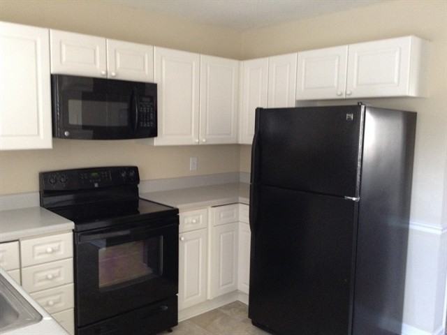 1600 Glenn Meade Dr - Photo 3 of 8