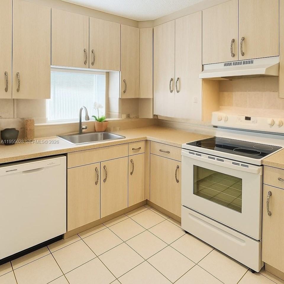 10835 Sw 112th Ave #206 - Photo 3 of 6