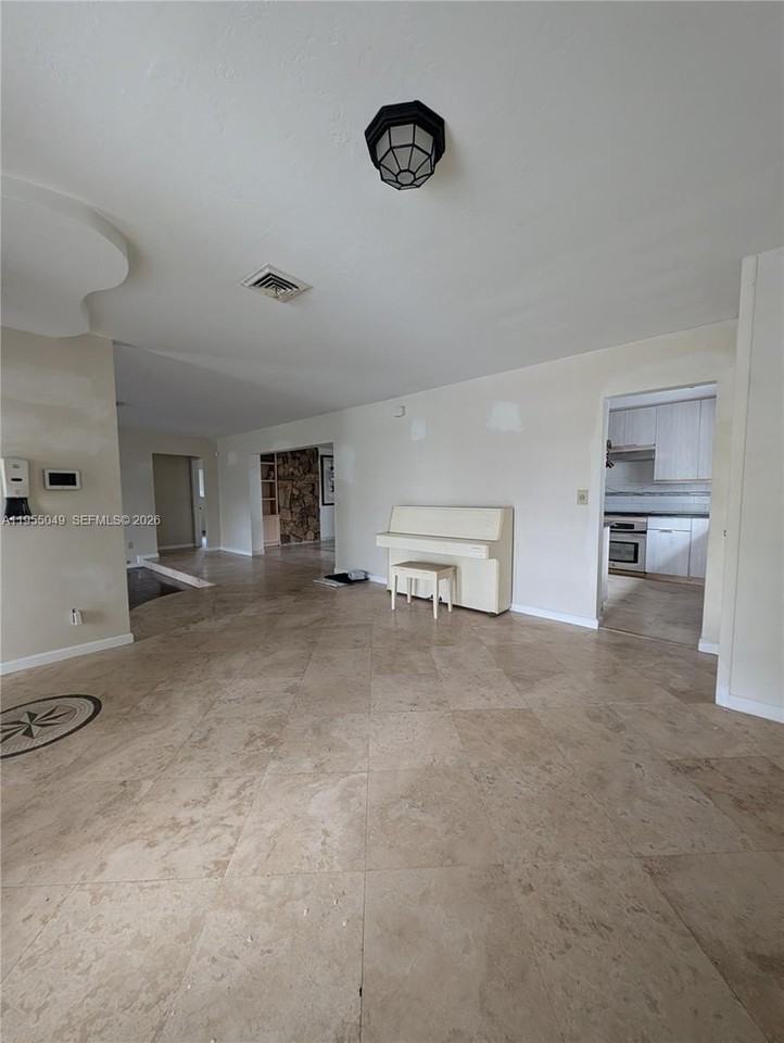 1900 Ne 186th Dr - Photo 5 of 17