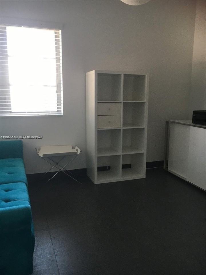 1600 Euclid Ave #104 - Photo 5 of 10