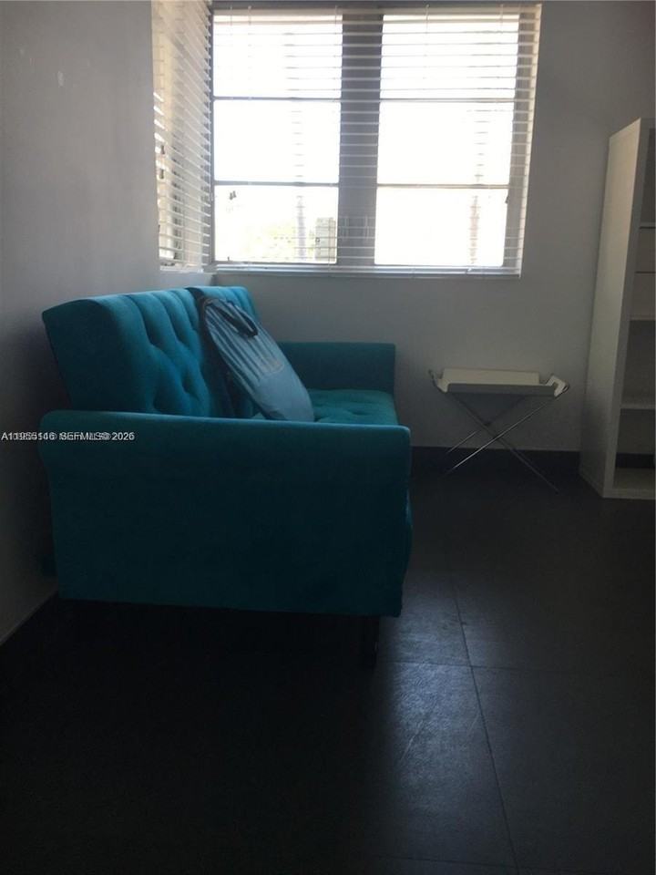 1600 Euclid Ave #104 - Photo 6 of 10