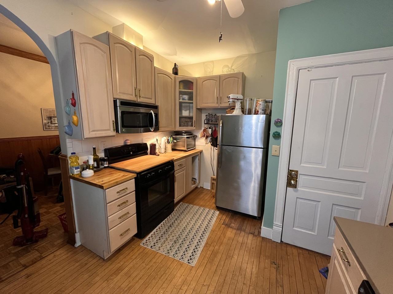 526 W National Ave #301 - Photo 2 of 5