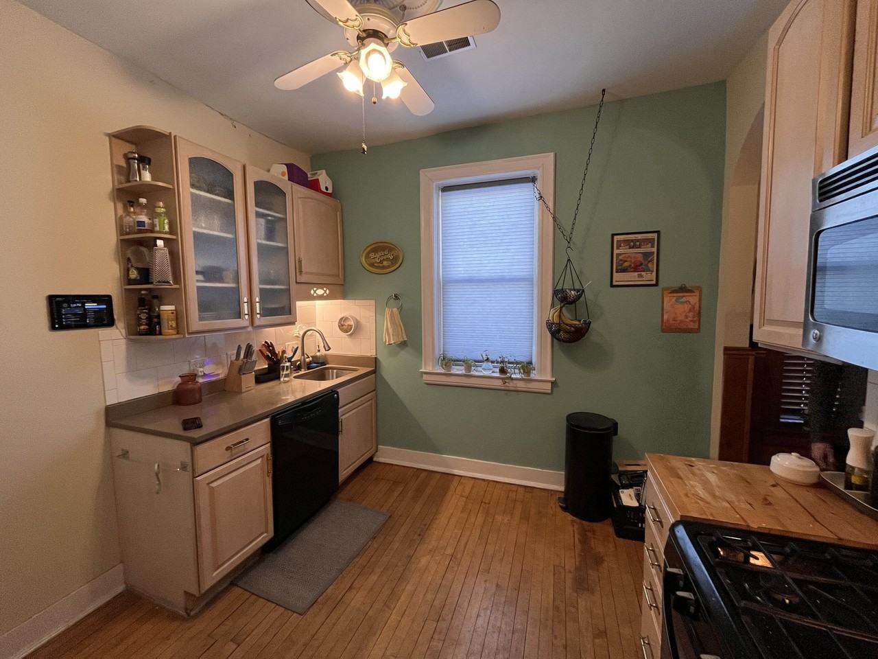 526 W National Ave #301 - Photo 3 of 5