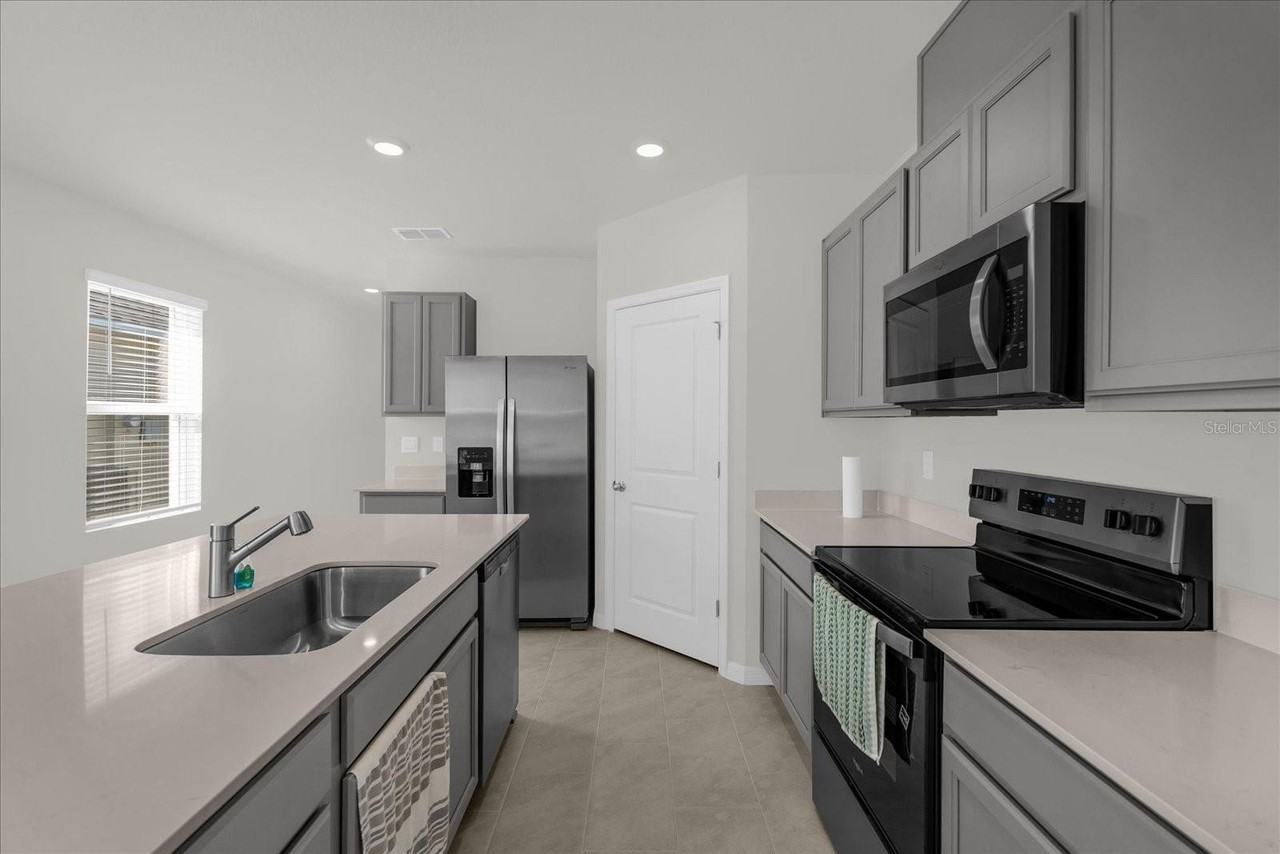 4932 Kaia Ave - Photo 7 of 30