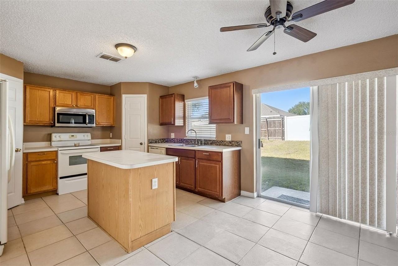 965 Welch Hill Cir - Photo 6 of 35