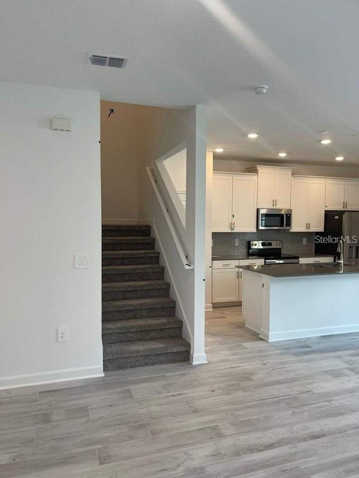 11233 Listening Dr - Photo 4 of 19