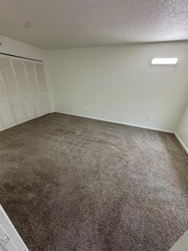 1745 Ne 2nd St #3 - Photo 6 of 8