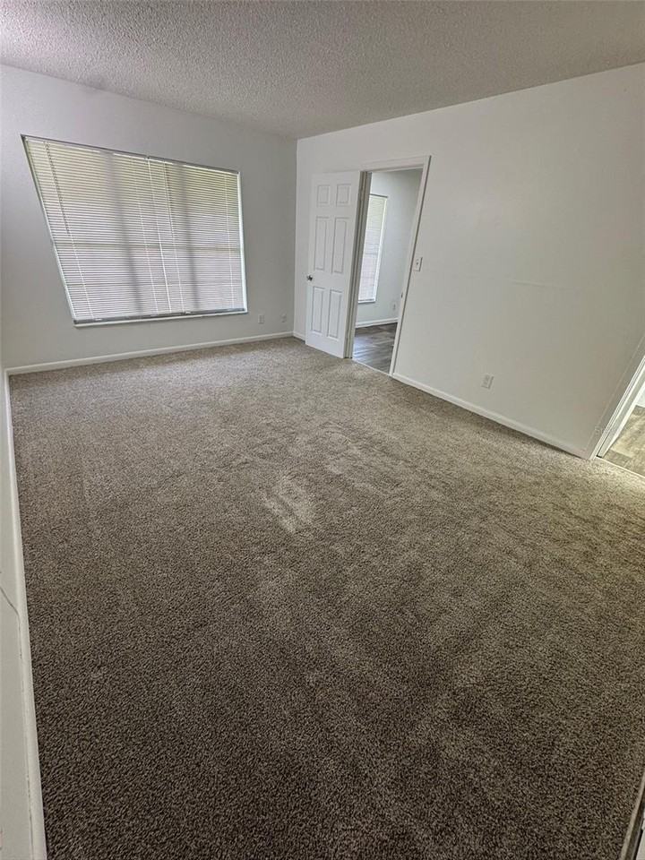 1745 Ne 2nd St #3 - Photo 7 of 8