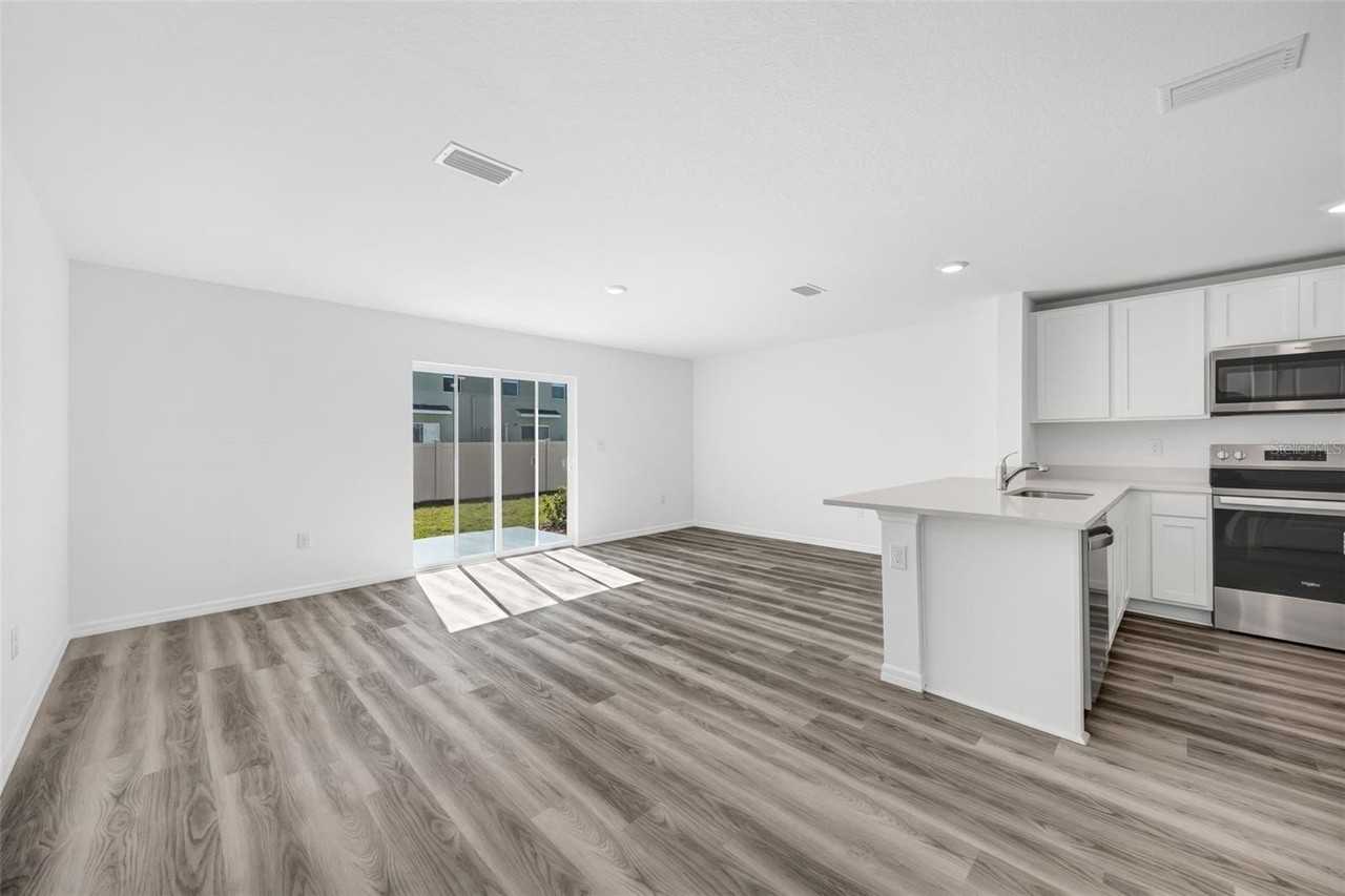 1011 Spotted Egret Loop - Photo 6 of 33