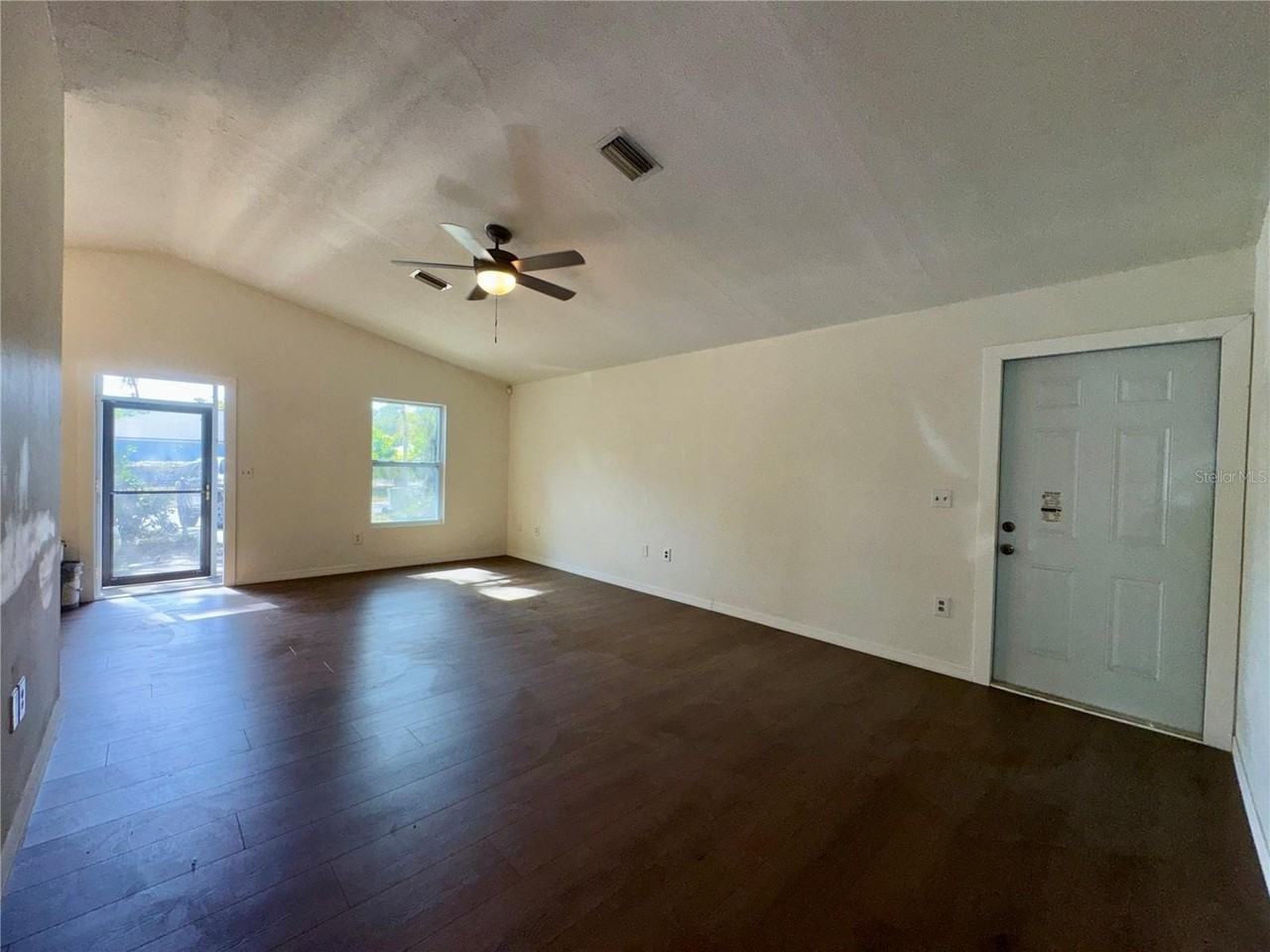 1837 6th Ave E - Photo 6 of 22