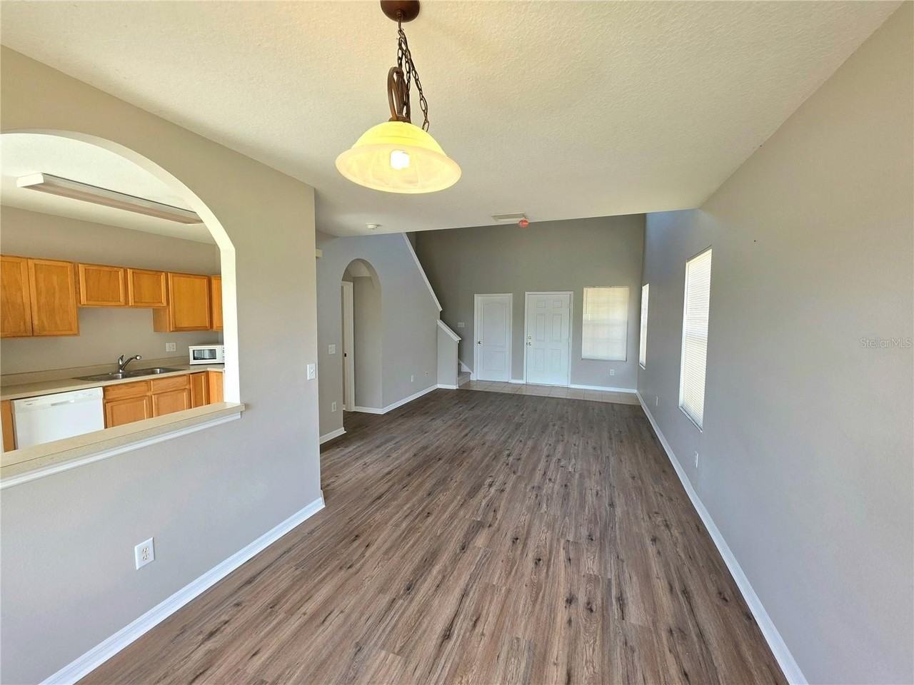 12604 Montford Ln - Photo 2 of 17