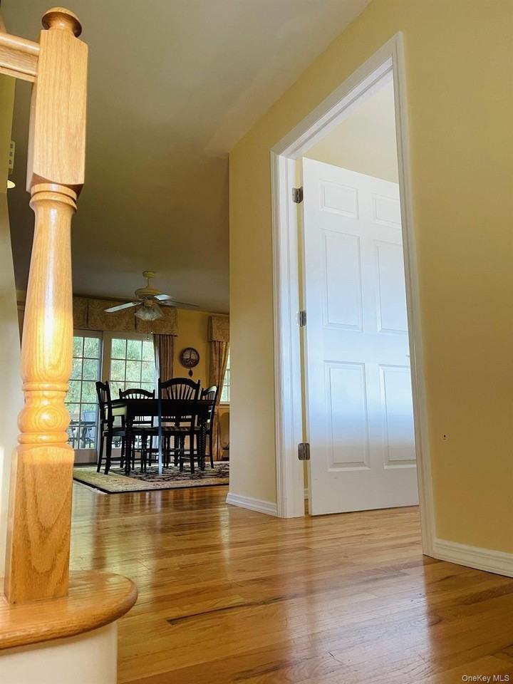 86 Krispin Ln - Photo 4 of 21