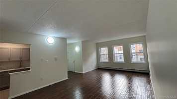 featured image of 808 Courtlandt Ave Apt 3 #3