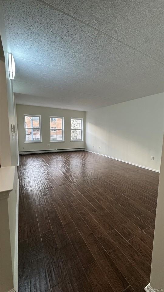 808 Courtlandt Ave Apt 3 #3 - Photo 6 of 6