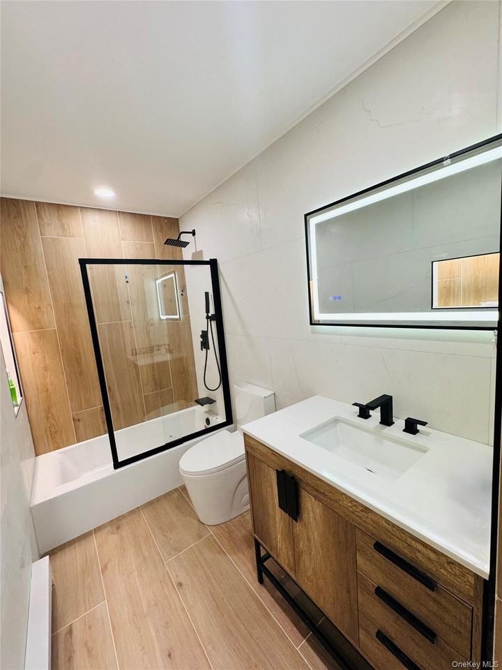 15 Valerie Dr Unit 1 #1 - Photo 3 of 16