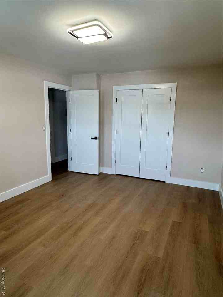 15 Valerie Dr Unit 1 #1 - Photo 5 of 16