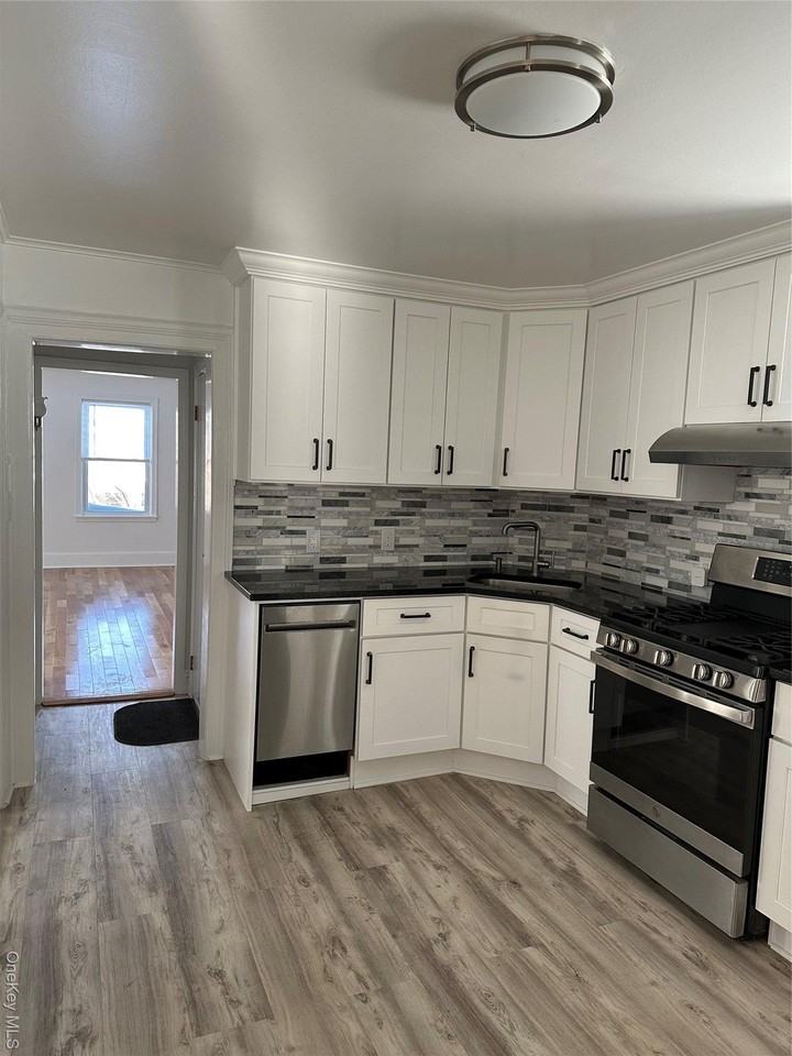 68 Lake Ave - Photo 3 of 11