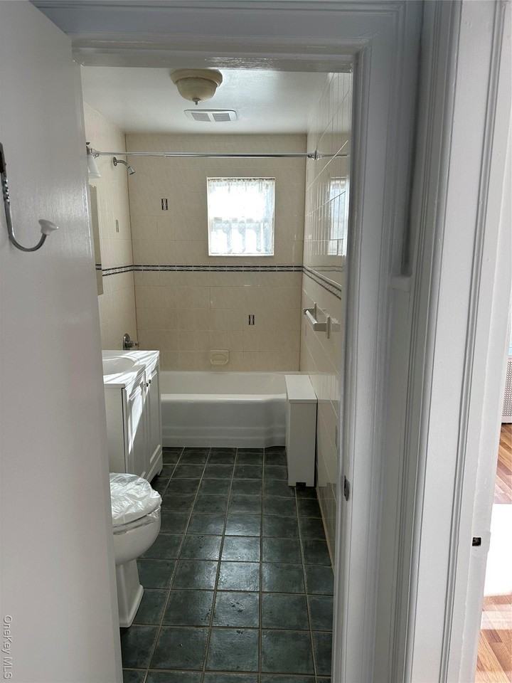 68 Lake Ave - Photo 4 of 11