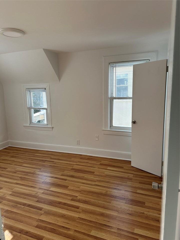 68 Lake Ave - Photo 5 of 11