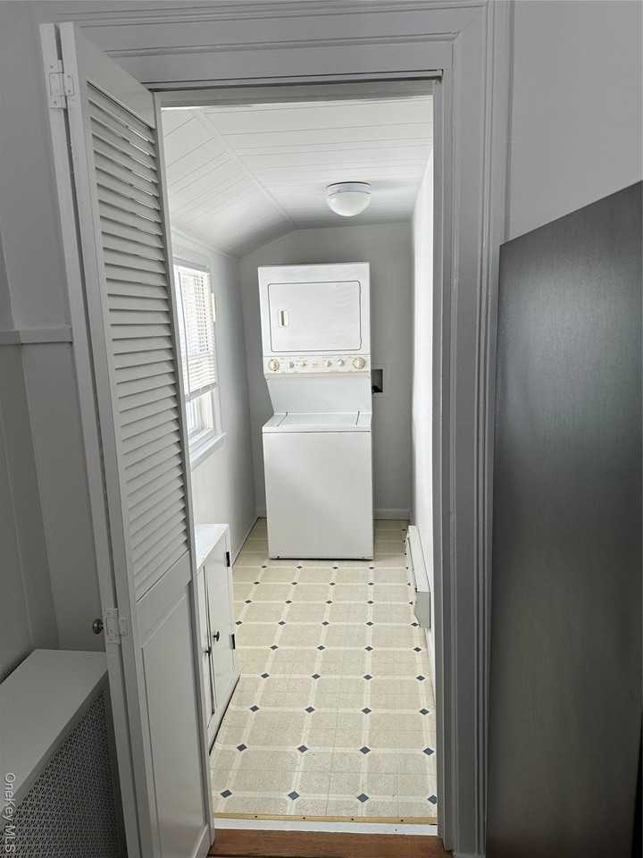 68 Lake Ave - Photo 7 of 11