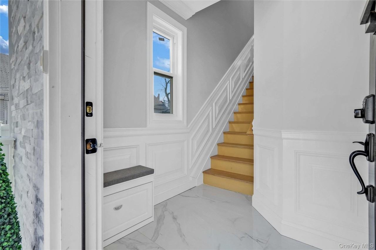 24 Jefferson Ave - Photo 3 of 14