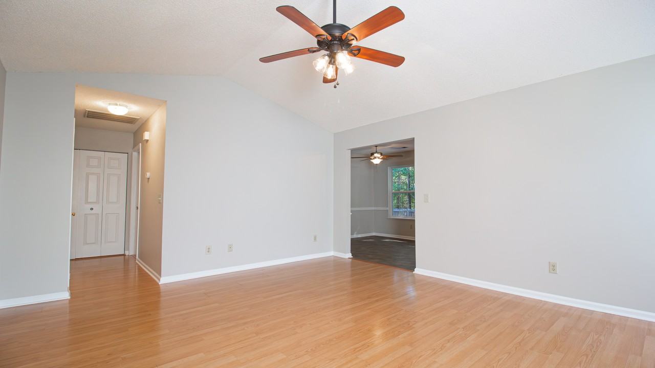 642 Aspen St #1 - Photo 3 of 17