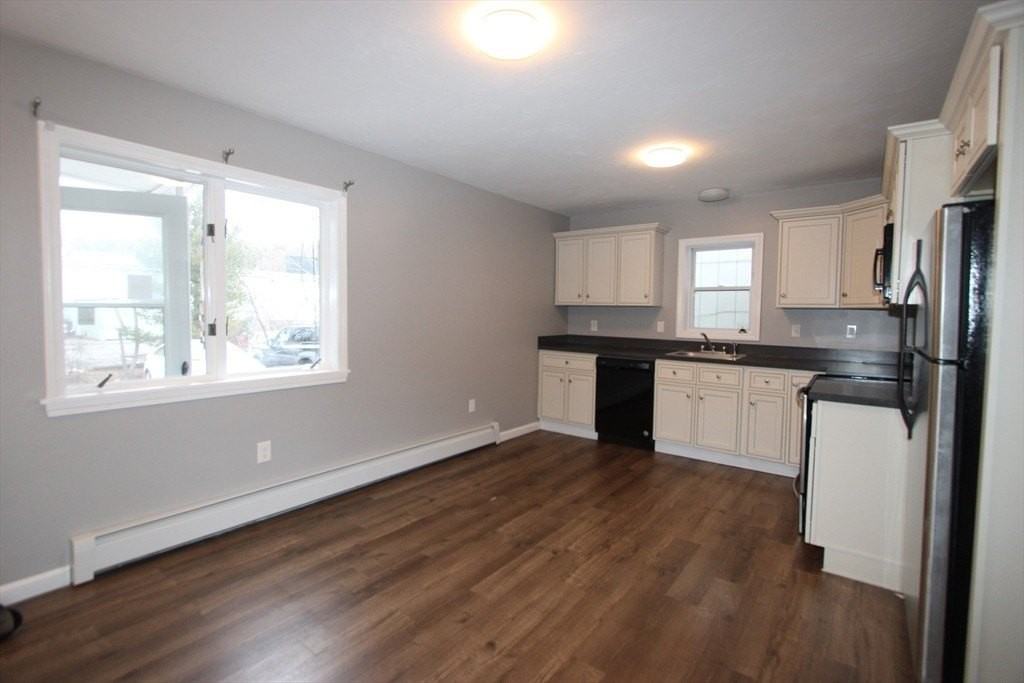 6 Canal St Unit A #A - Photo 3 of 18