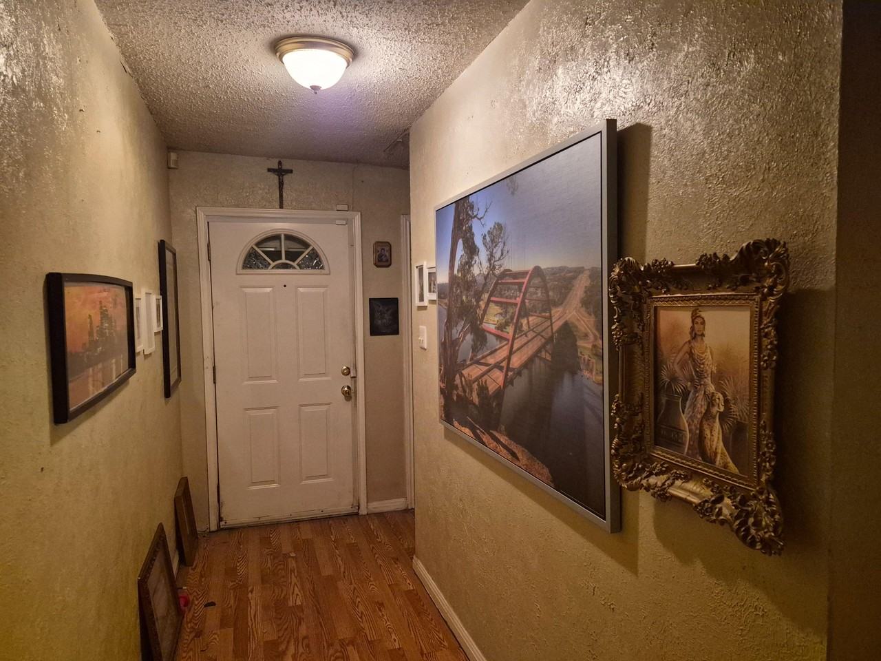 Scarsdale Dr - Photo 2 of 7