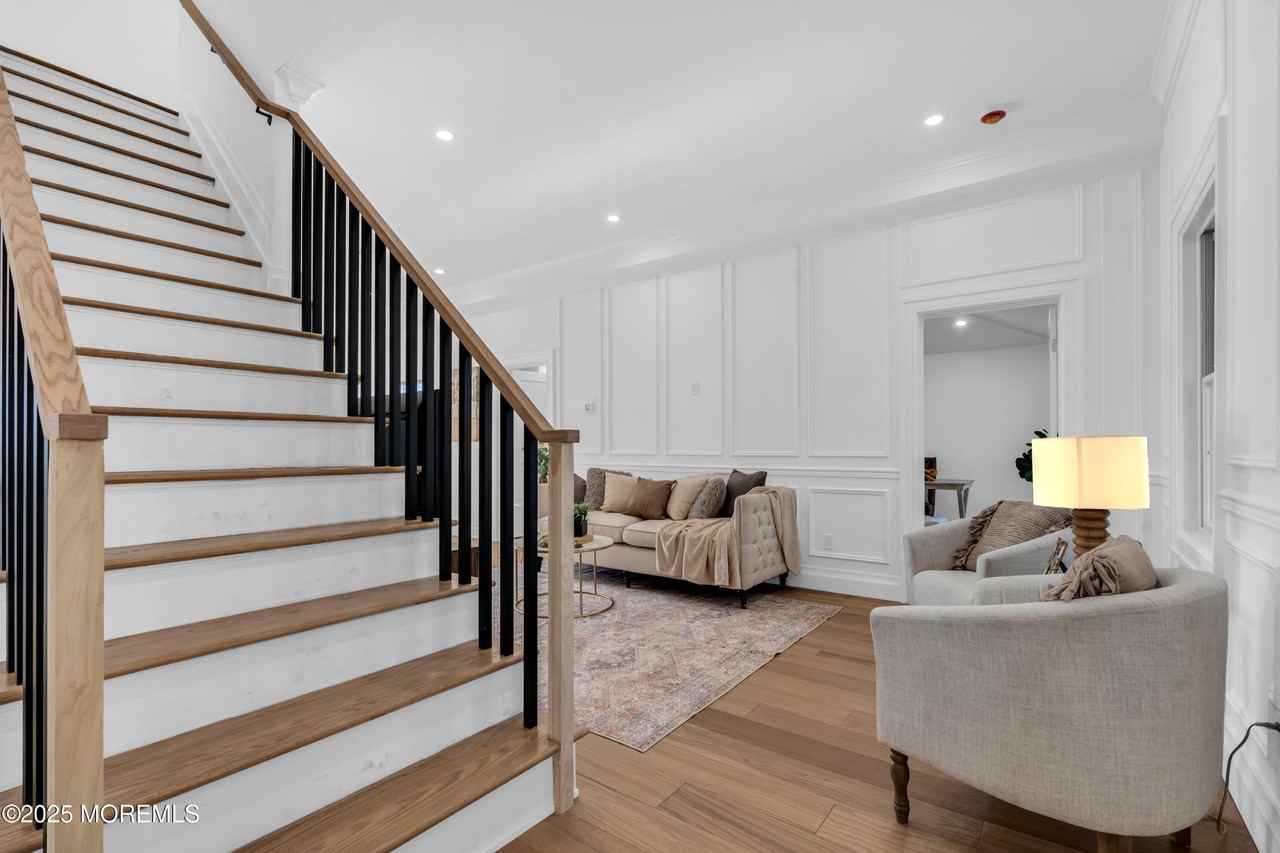 340 River Rd - Photo 4 of 31