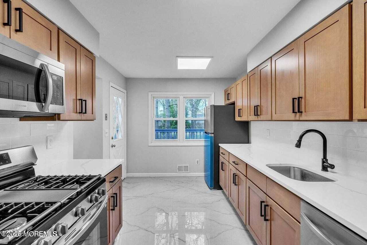 1575 Deer Hollow Dr - Photo 3 of 49