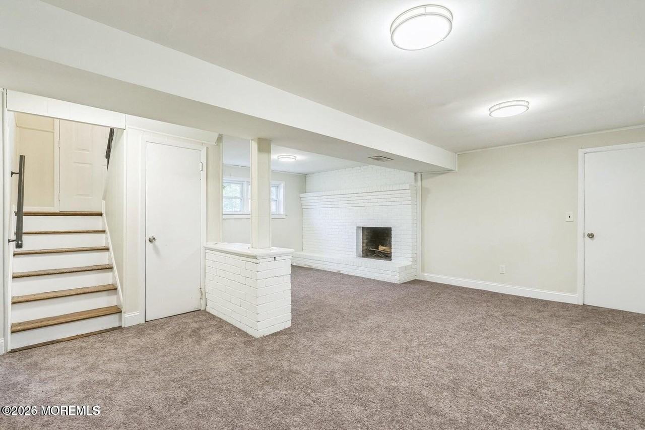 1575 Deer Hollow Dr - Photo 4 of 49