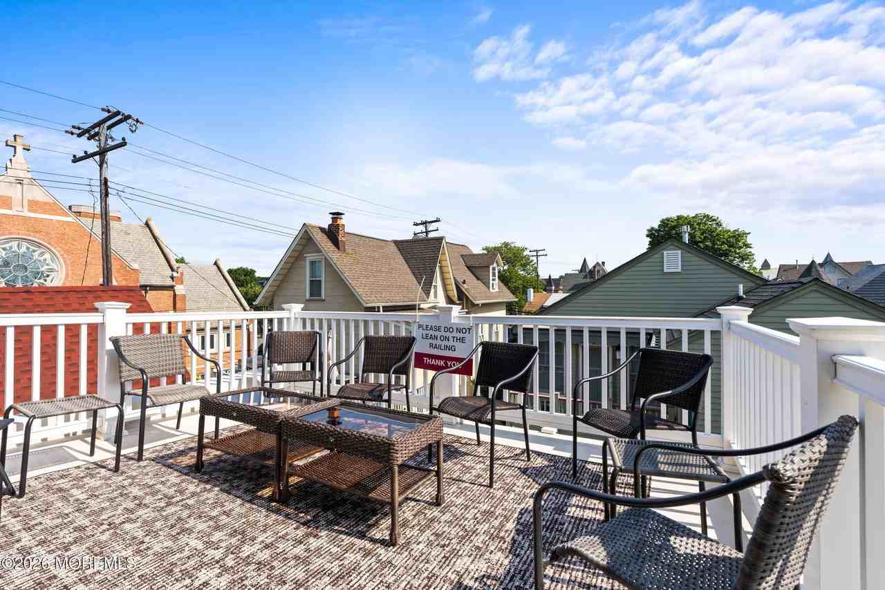 75 Webb Ave Uppr Unit-Weekly - Photo 2 of 41