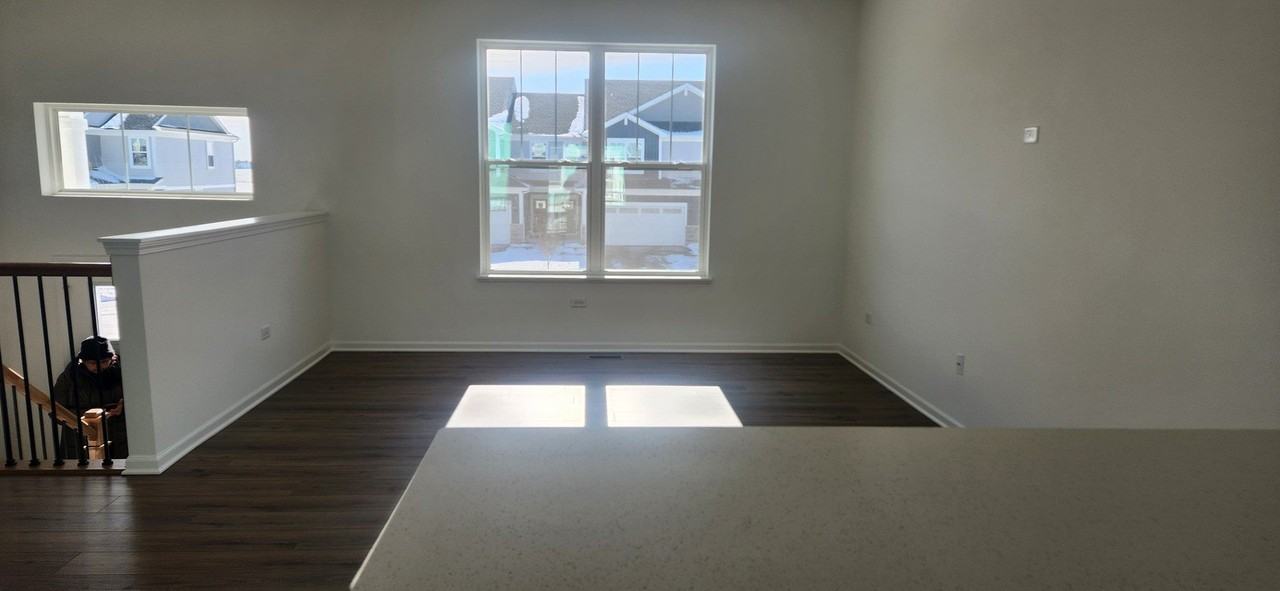 25712 W Yorkshire Dr - Photo 4 of 16