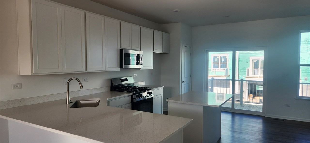 25712 W Yorkshire Dr - Photo 5 of 16