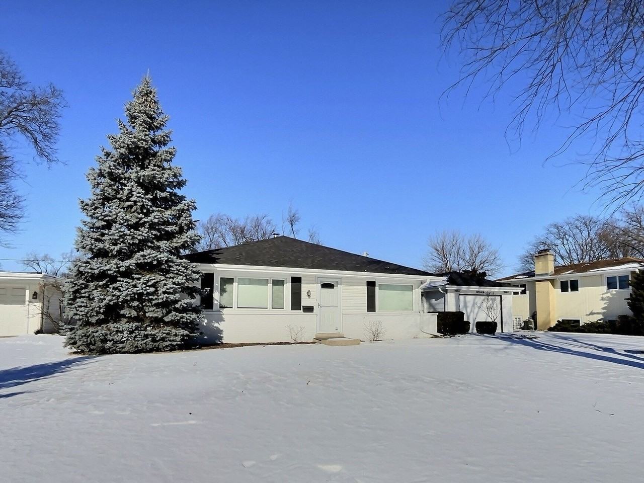 2946 Knollwood Ln - Photo 2 of 26