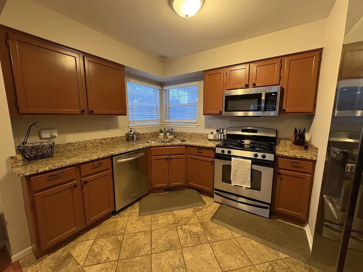 1267 Derby Ln - Photo 5 of 18