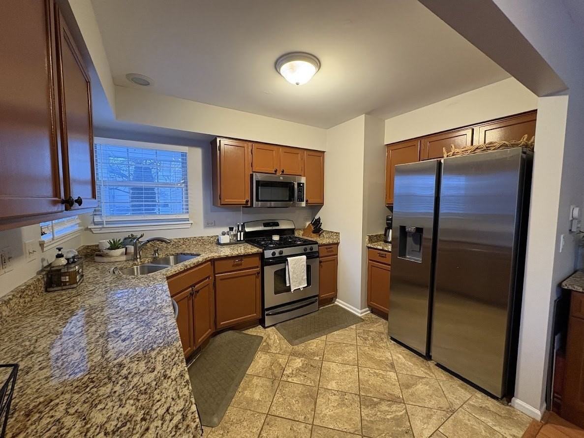 1267 Derby Ln - Photo 6 of 18