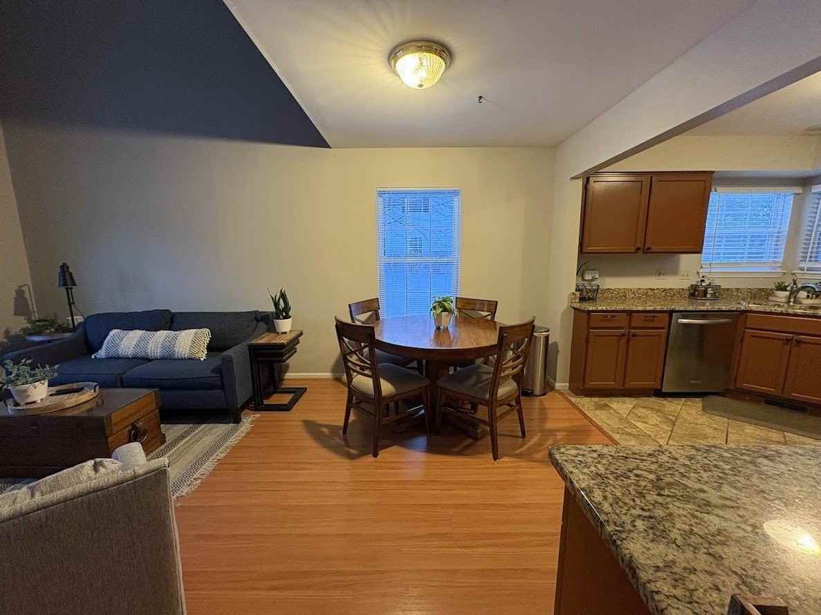 1267 Derby Ln - Photo 7 of 18