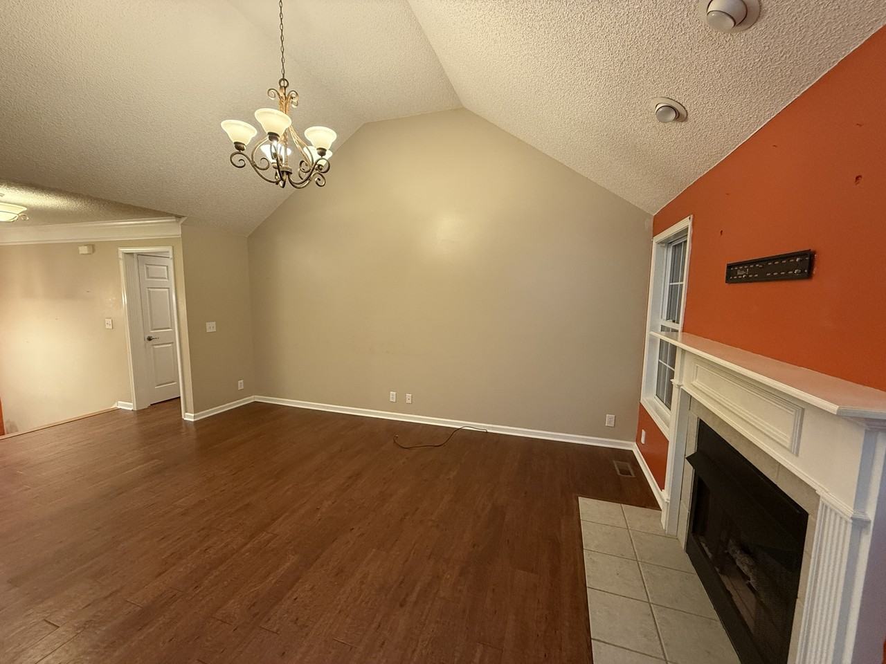 1512 Barrywood Cir W #1 - Photo 3 of 35