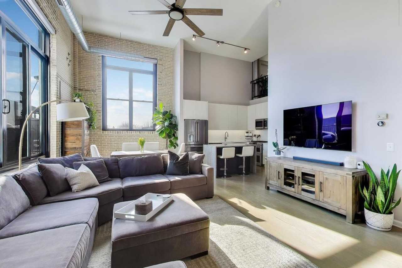 1521 W Haddon Ave Apt 4f #4F - Photo 3 of 37