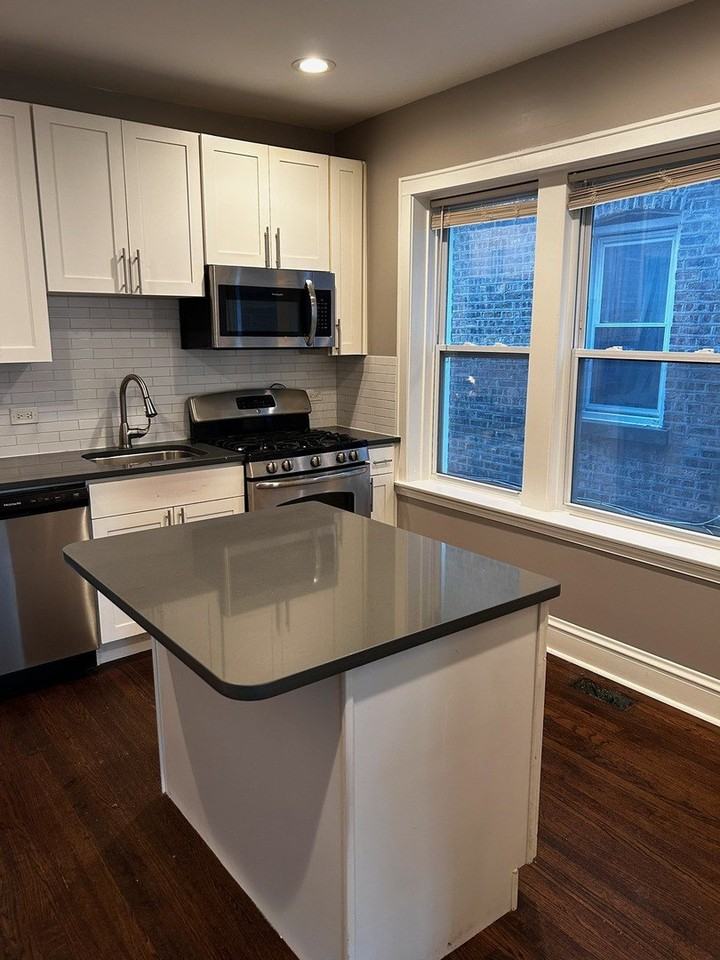 5653 N Talman Ave Unit 1 #1 - Photo 3 of 12