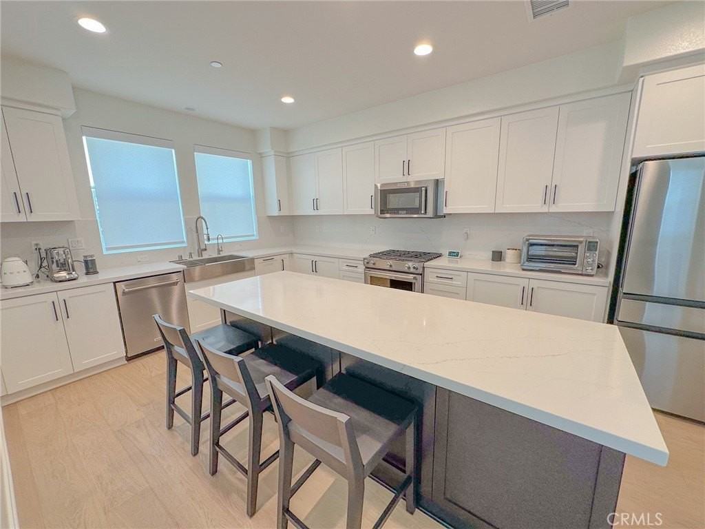 49 Sanctuary Ln - Photo 3 of 28