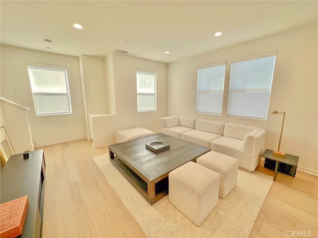 49 Sanctuary Ln - Photo 6 of 28