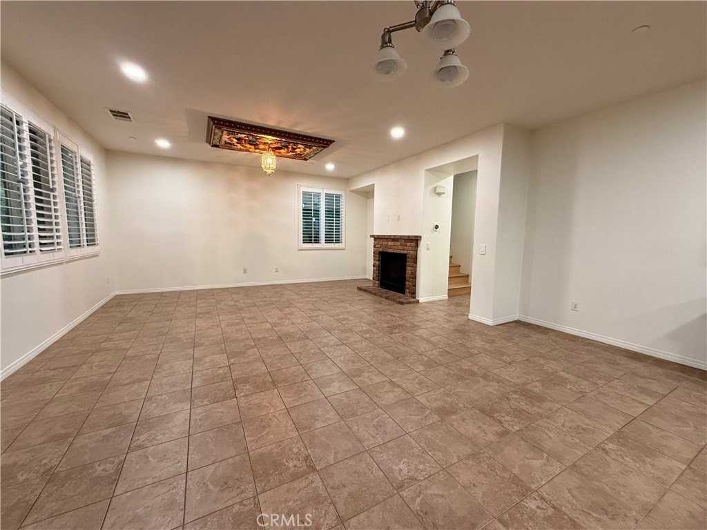 28301 Esplanada Dr - Photo 4 of 26