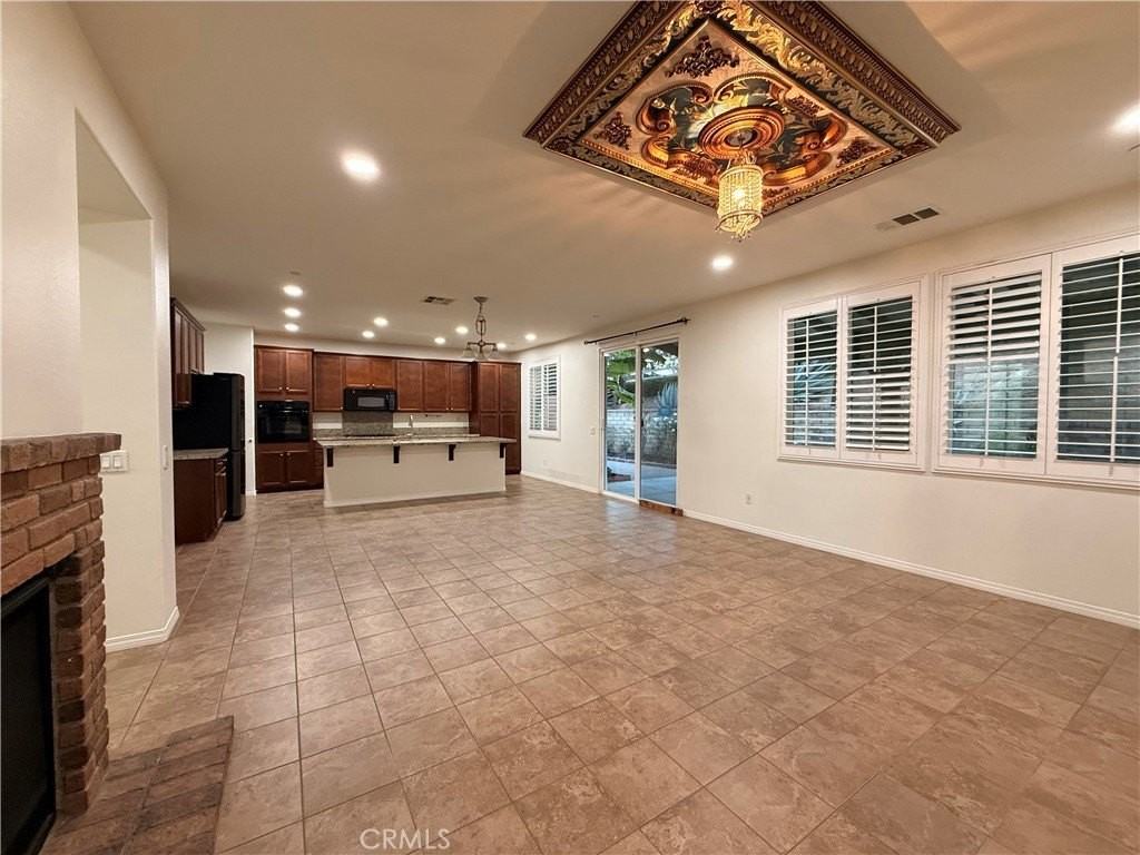 28301 Esplanada Dr - Photo 5 of 26