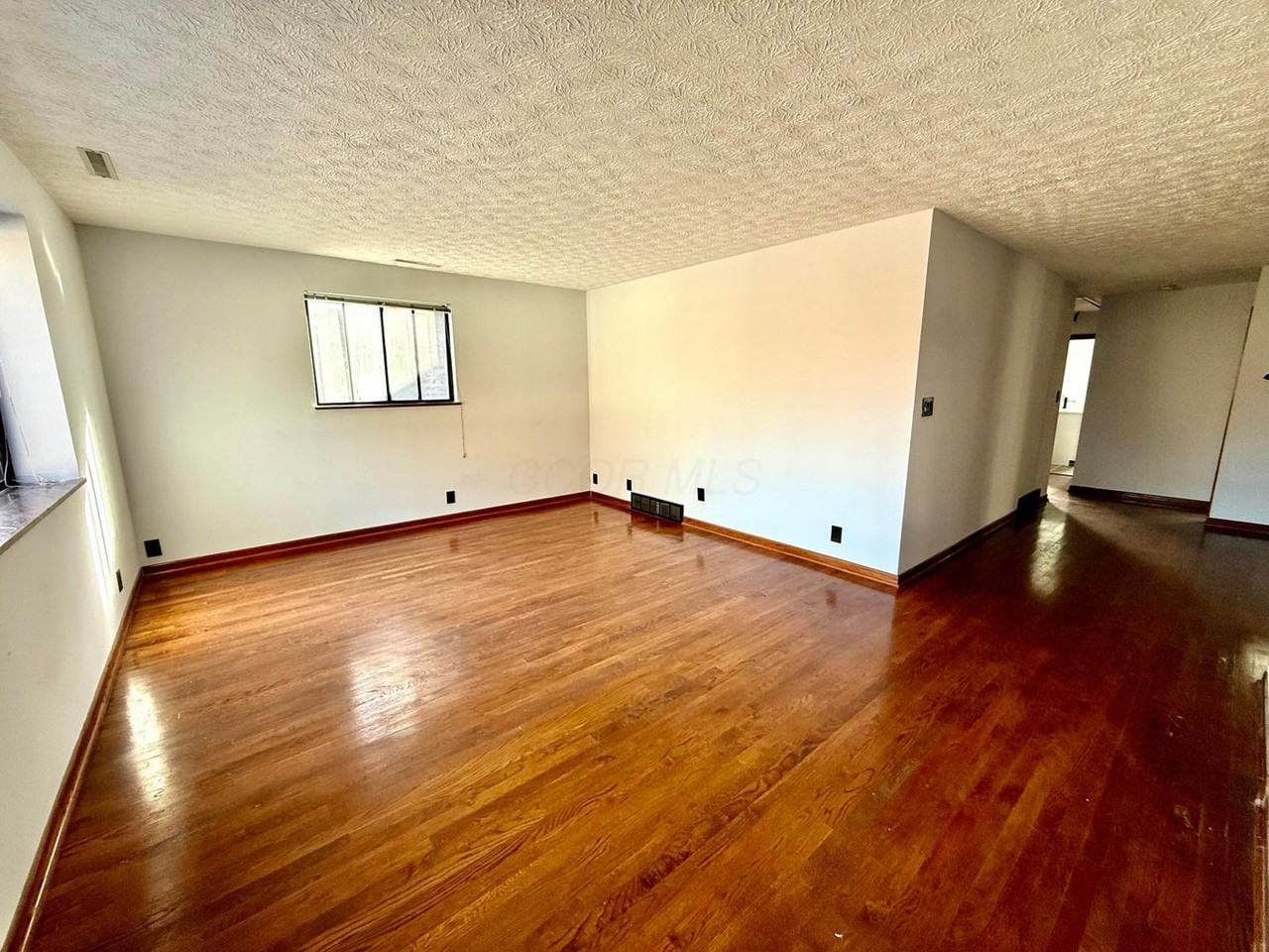 293 E Whittier St #1 - Photo 3 of 18