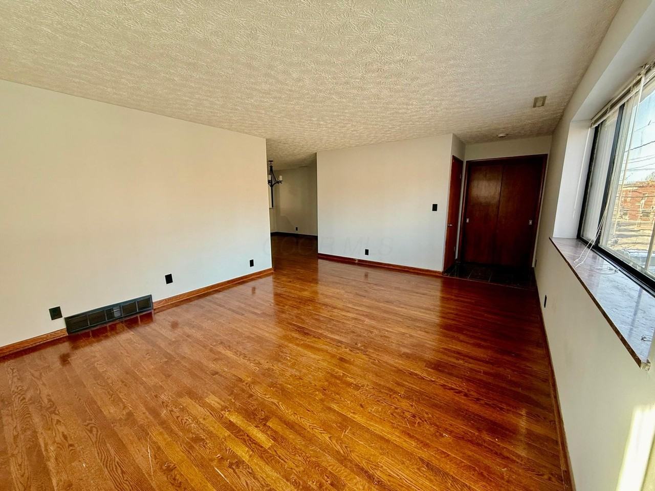 293 E Whittier St #1 - Photo 7 of 18