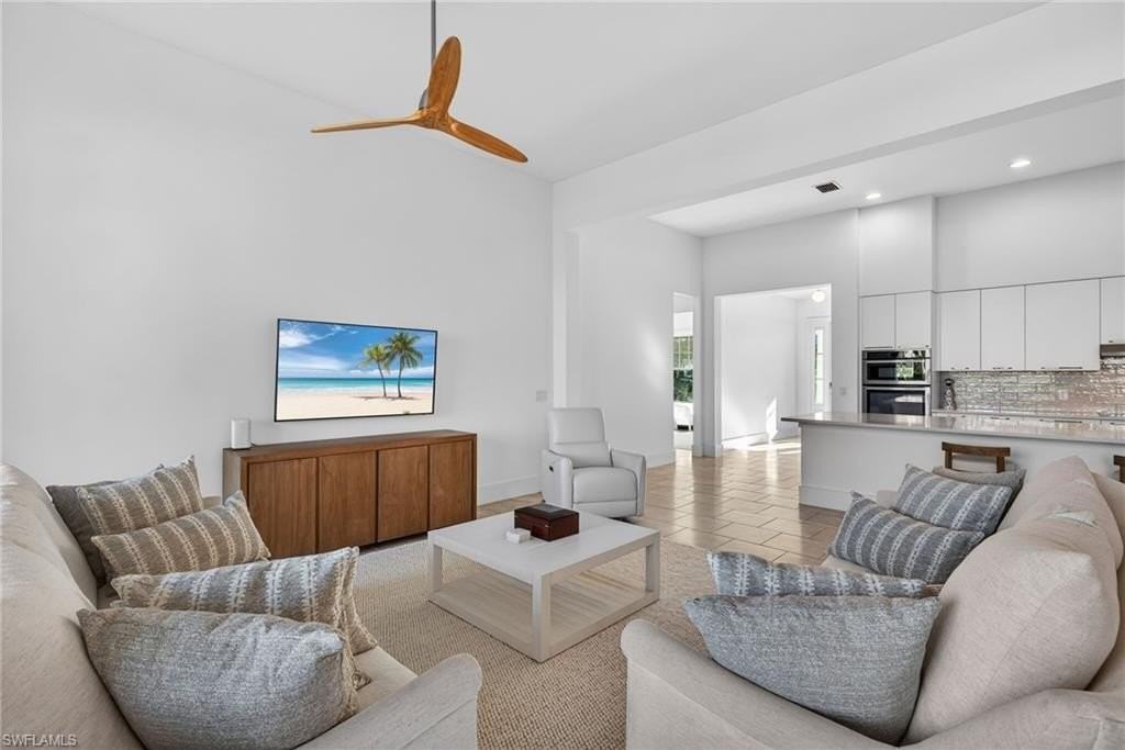 14835 Dockside Ln - Photo 4 of 50